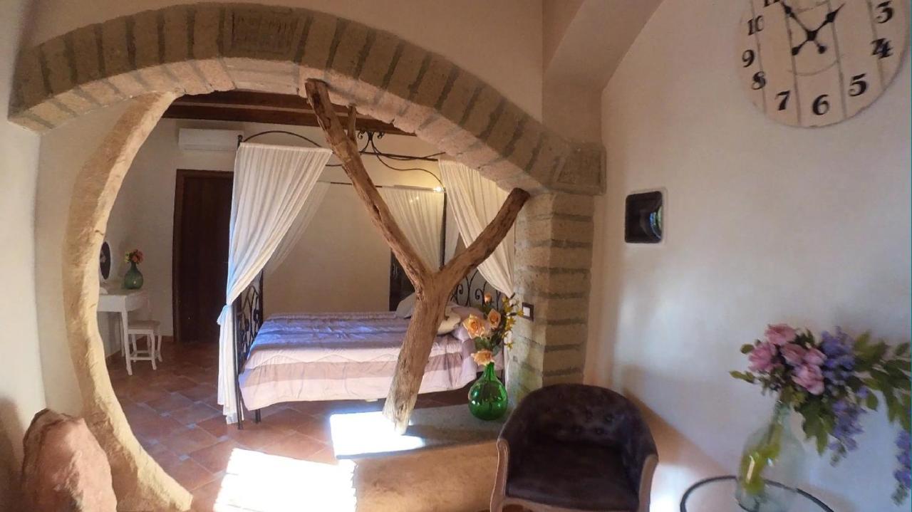 Il Giardino Dei Flintstones B&B Черветері Екстер'єр фото