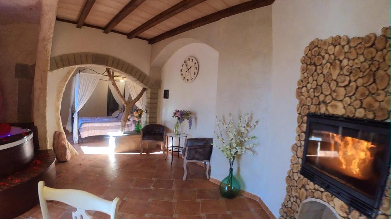 Il Giardino Dei Flintstones B&B Черветері Екстер'єр фото