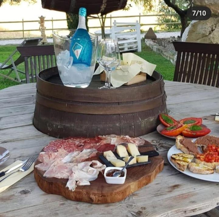 Il Giardino Dei Flintstones B&B Черветері Екстер'єр фото