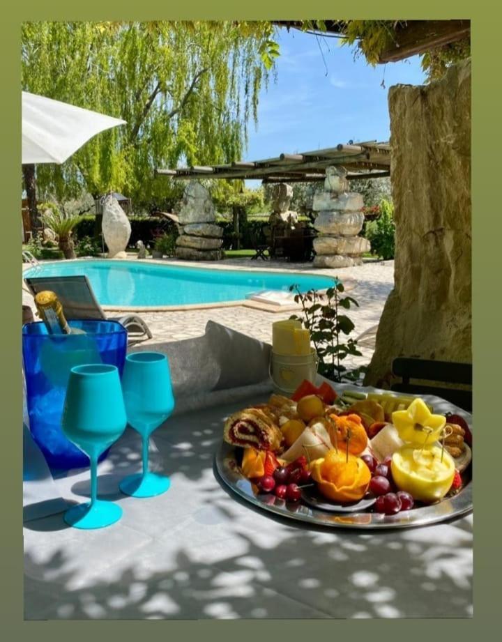 Il Giardino Dei Flintstones B&B Черветері Екстер'єр фото