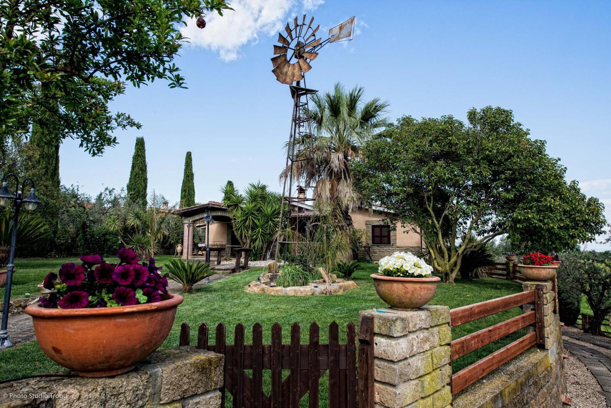 Il Giardino Dei Flintstones B&B Черветері Екстер'єр фото