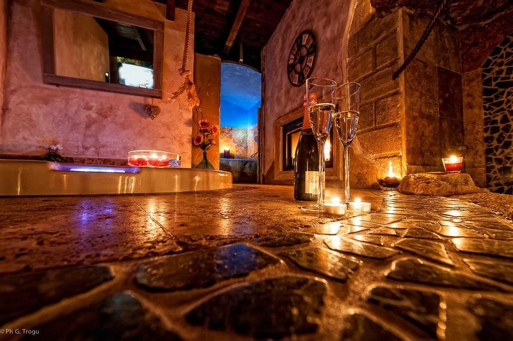 Il Giardino Dei Flintstones B&B Черветері Екстер'єр фото