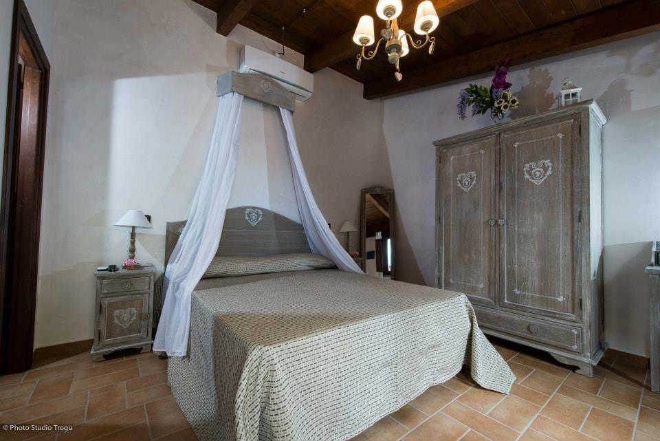 Il Giardino Dei Flintstones B&B Черветері Номер фото