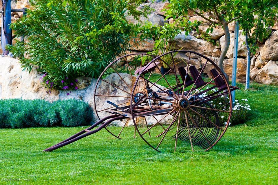 Il Giardino Dei Flintstones B&B Черветері Екстер'єр фото