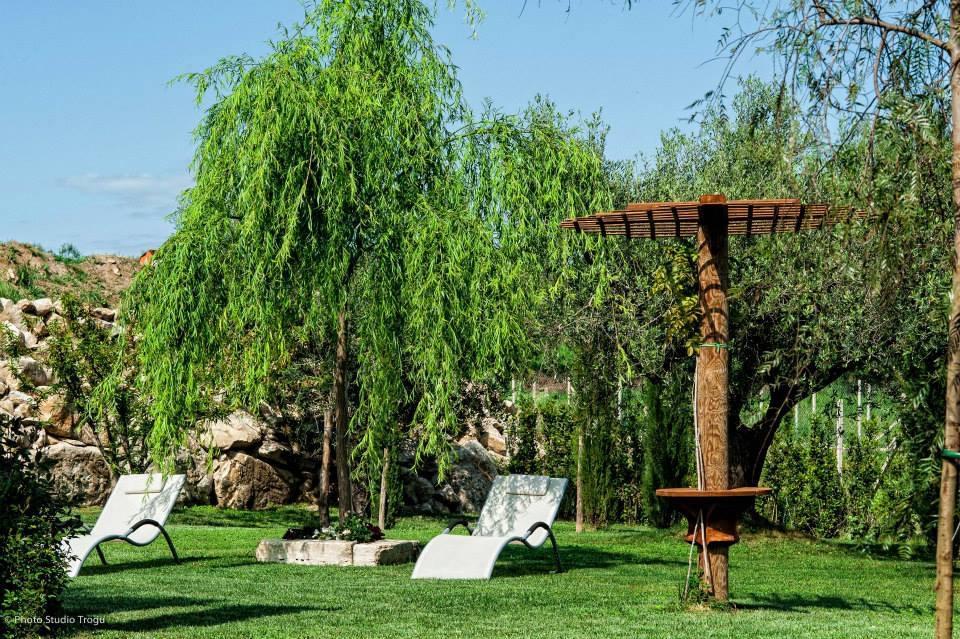 Il Giardino Dei Flintstones B&B Черветері Екстер'єр фото