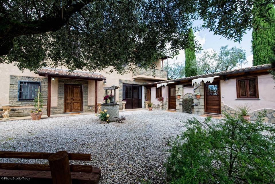 Il Giardino Dei Flintstones B&B Черветері Екстер'єр фото