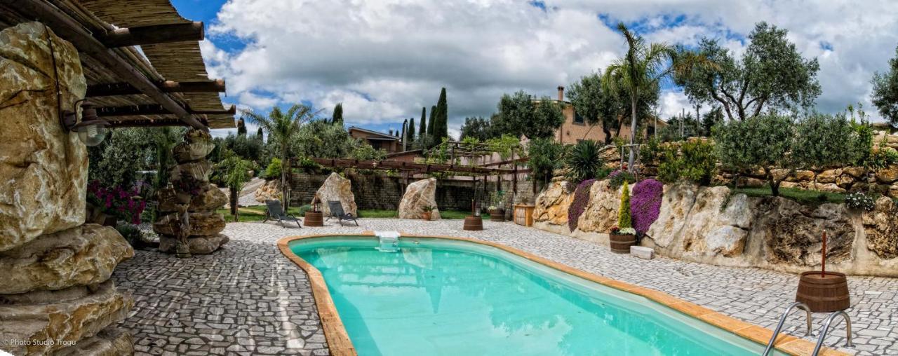 Il Giardino Dei Flintstones B&B Черветері Екстер'єр фото