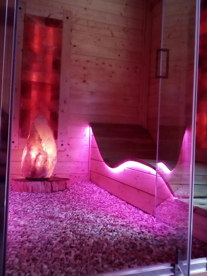 Il Giardino Dei Flintstones B&B Черветері Екстер'єр фото