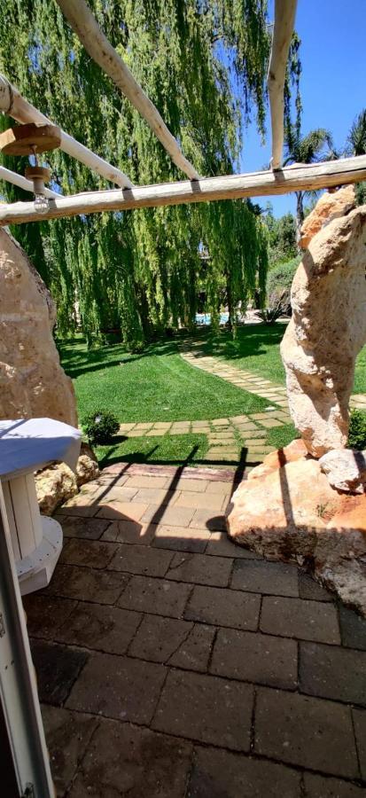 Il Giardino Dei Flintstones B&B Черветері Екстер'єр фото