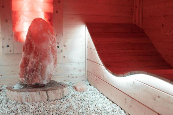 Il Giardino Dei Flintstones B&B Черветері Екстер'єр фото