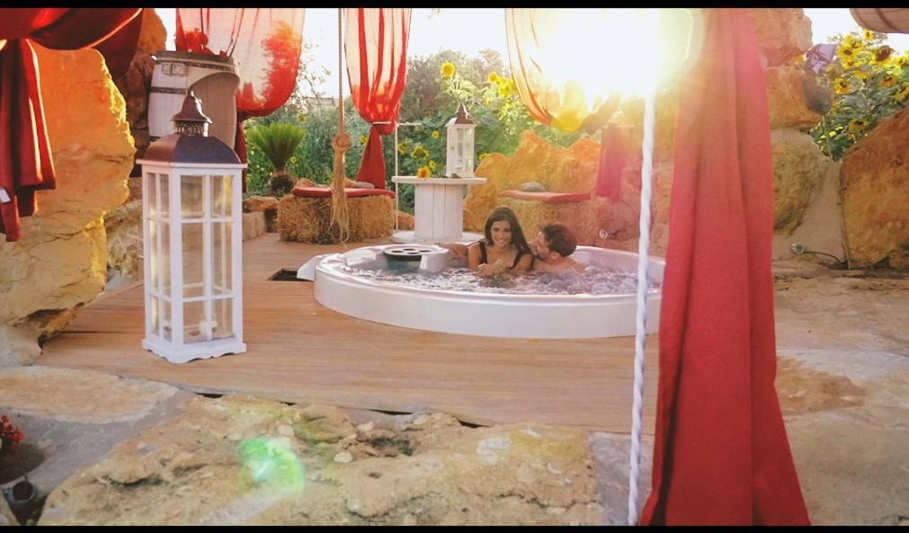 Il Giardino Dei Flintstones B&B Черветері Екстер'єр фото