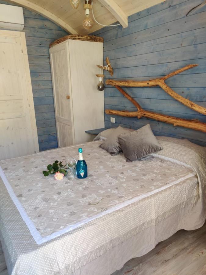 Il Giardino Dei Flintstones B&B Черветері Екстер'єр фото