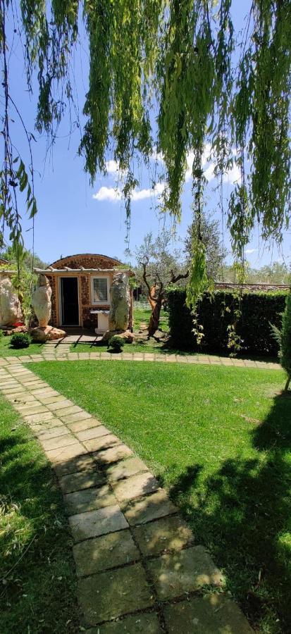 Il Giardino Dei Flintstones B&B Черветері Екстер'єр фото